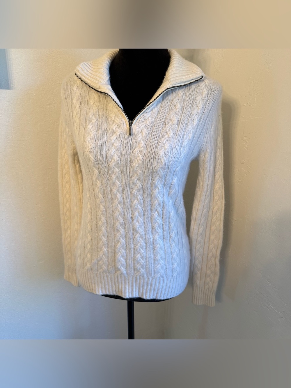 Women’s Neiman Marcus Cream Cable-Knit Half-Zip Turtleneck Sweater (Size M)